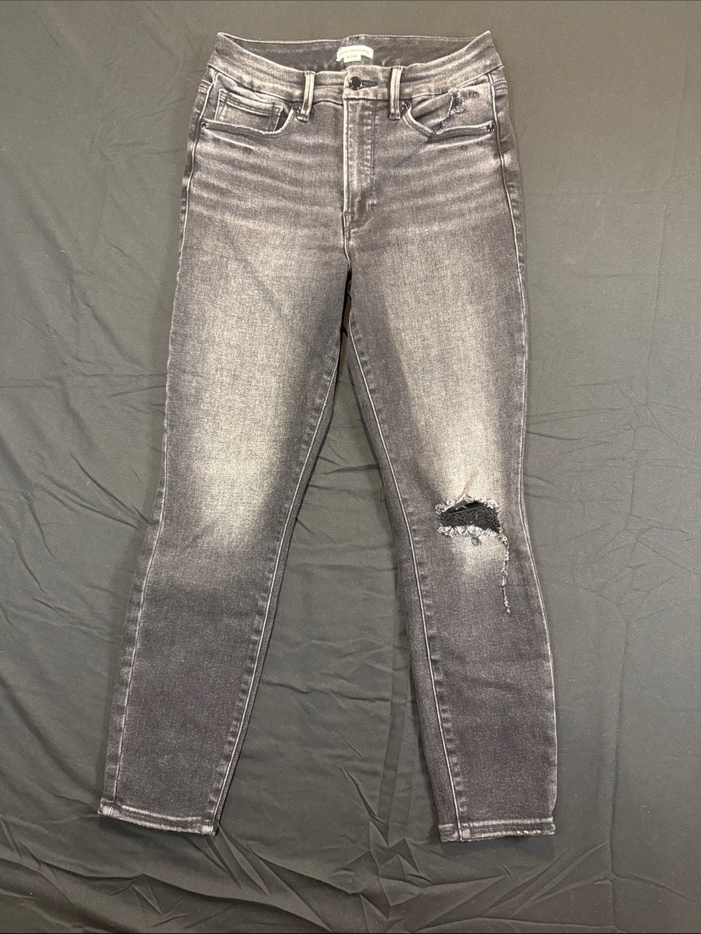 Good American Washed Black Gray Skinny Jeans with Knee Distress Size 6 / 28